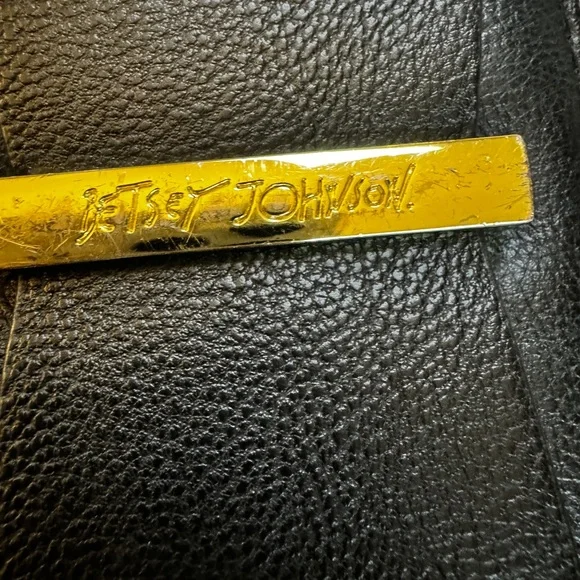 BETSY JOHNSON Wristlet Clutch Wallet w removable strap. Zipper Closure N… - Picture 4 of 10